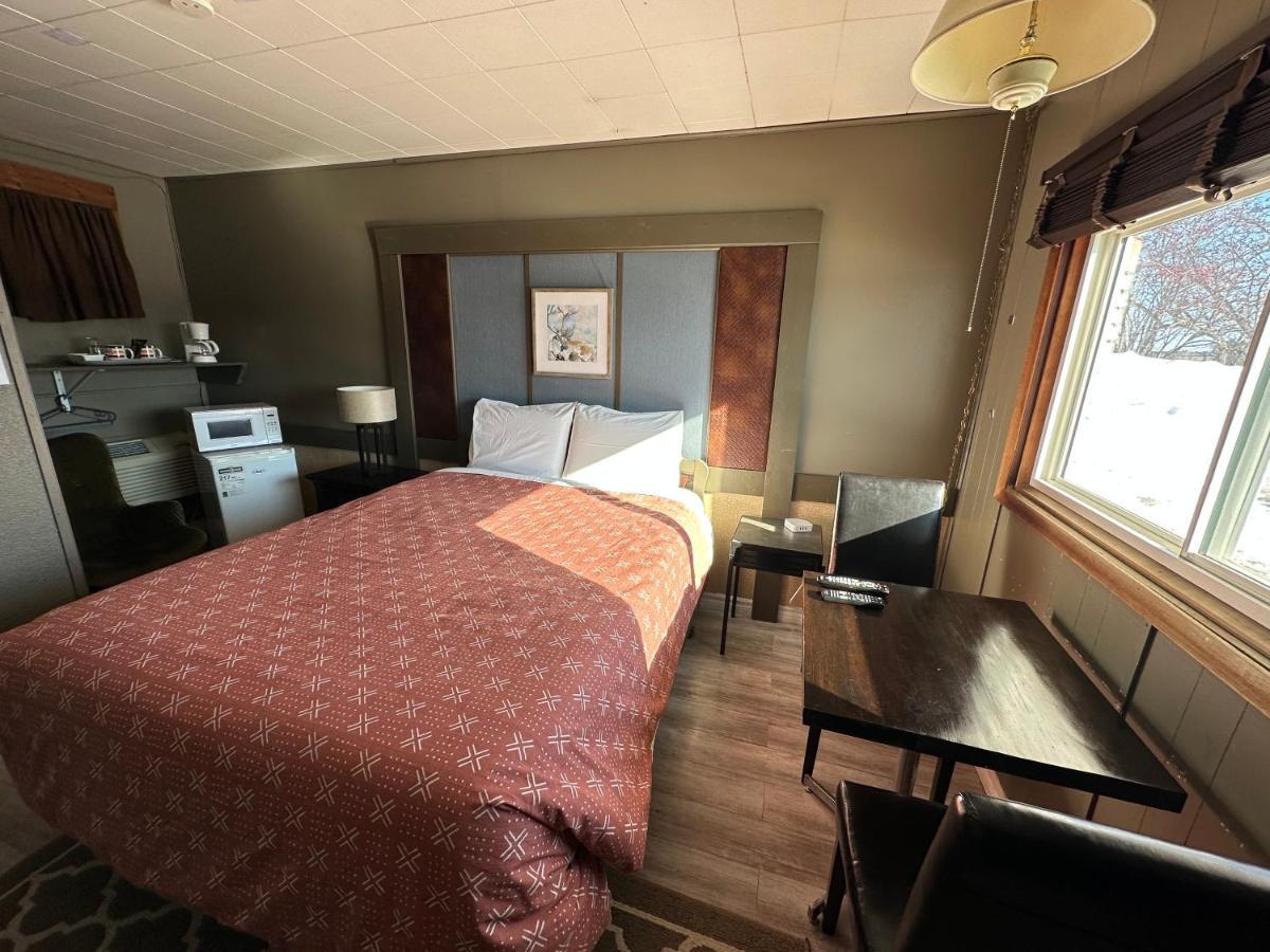Pinecrest Motel Nipigon Экстерьер фото