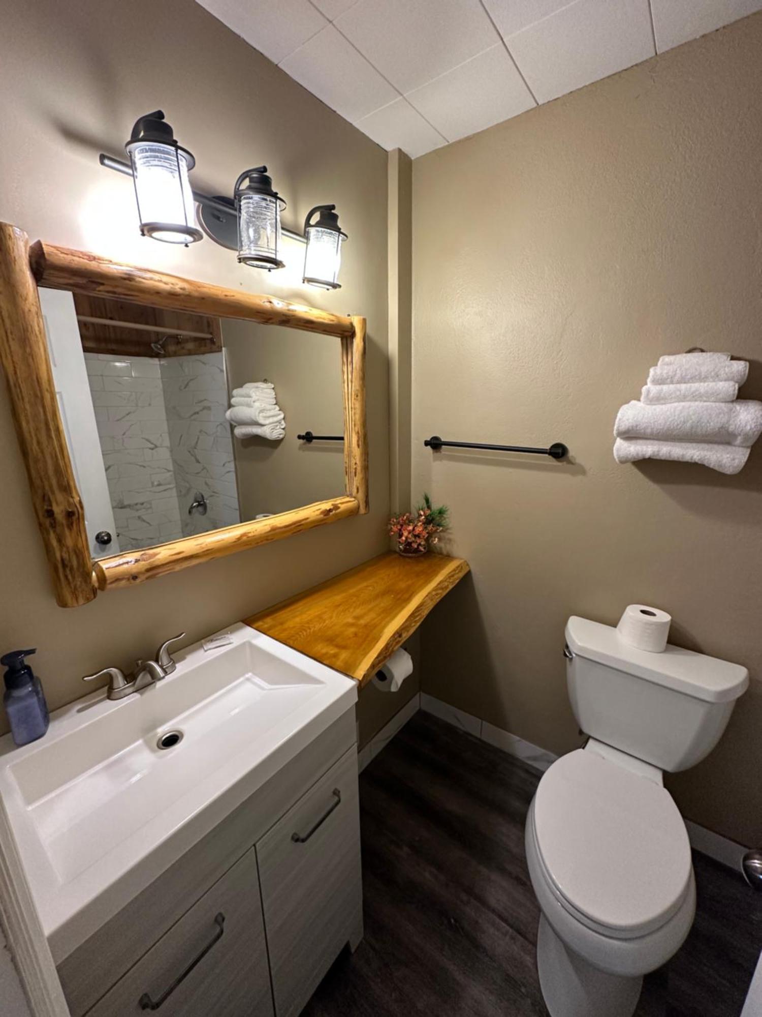 Pinecrest Motel Nipigon Экстерьер фото
